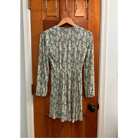 Mango V Neck Accordion Crinkle Floral Mini - XS - Picture 5 of 6